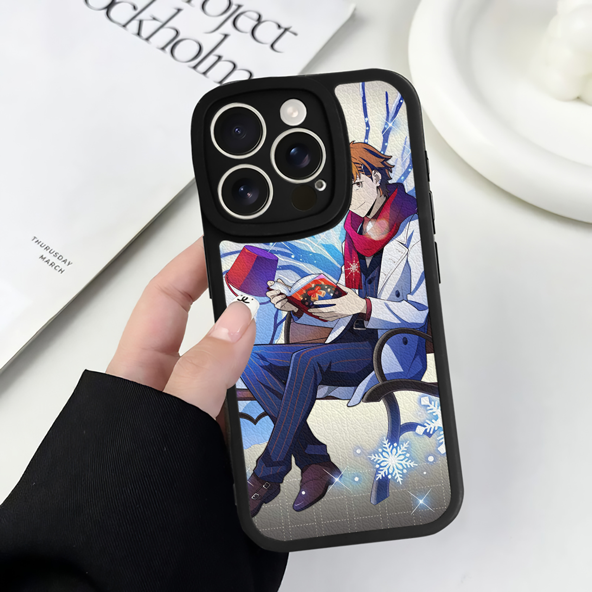 （画像用） 文豪ストレイドッグス Bungo Stray Dogs 【iPhone 16シリーズ対応】シリコンスマホケース（レザー調） 材質：シリコン